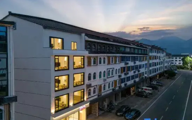 Xianju Hualongjing Guest House