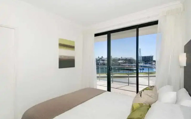 Quality Suites Crest Mandurah