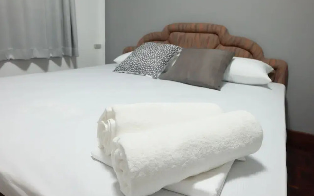 Manii Hostel Asoke