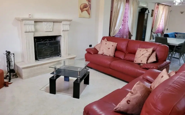 Immaculate 4-bed House in Cassino Villa Aurora