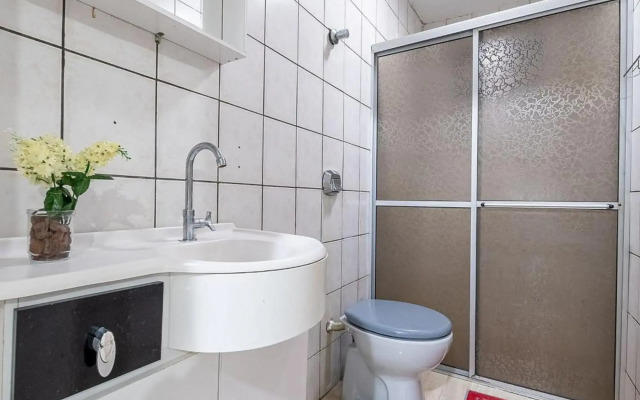 025 - Lindo Residencial com Piscina e Jacuzzi em Bombas