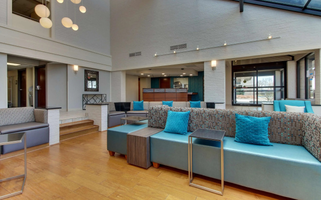 Pear Tree Inn St. Louis Airport