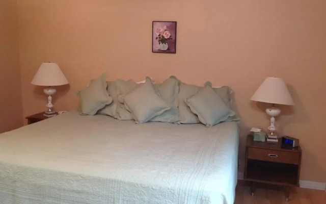 A Suite Alaskan Inn