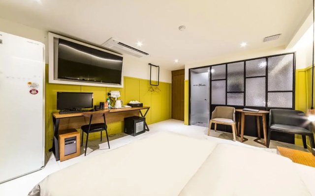 Hotel Plum