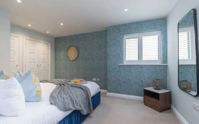 Elliot Oliver- Charming 1 Bed Apartment