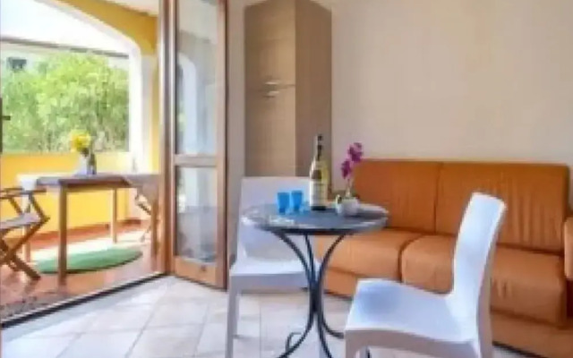 Cozy Flat Just Steps From the Beach