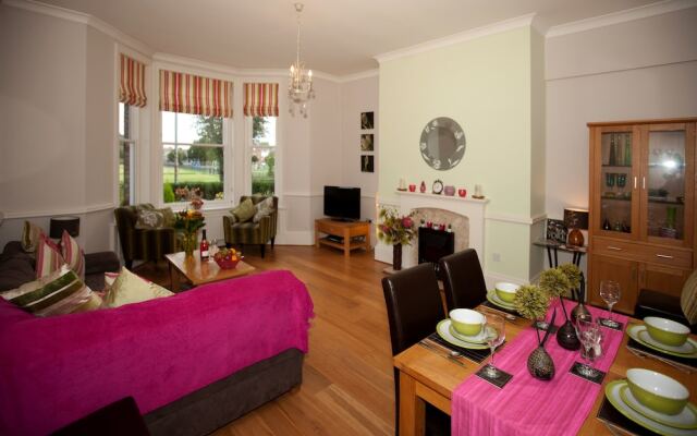 Апартаменты Langton Court Apartment комната для гостей