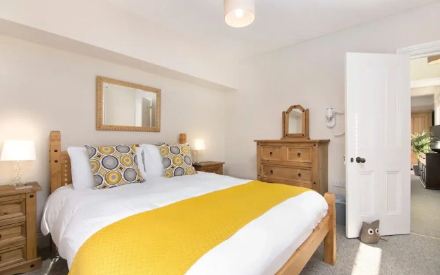 Salt Lane Apartments