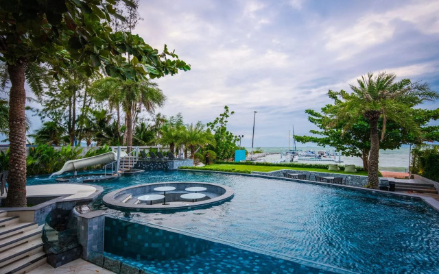 Отель Worita Cove Hotel