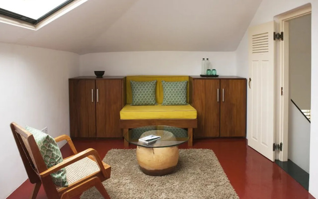 The Deco House