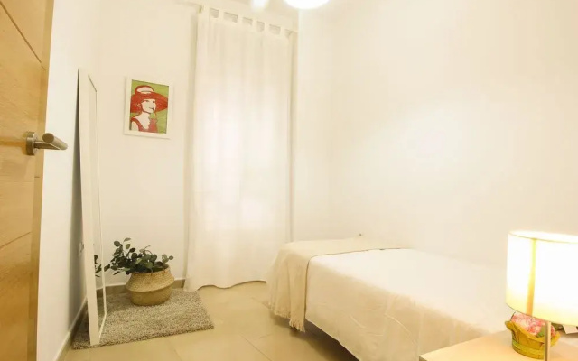 Deluxe Apartment San Julian With Parking