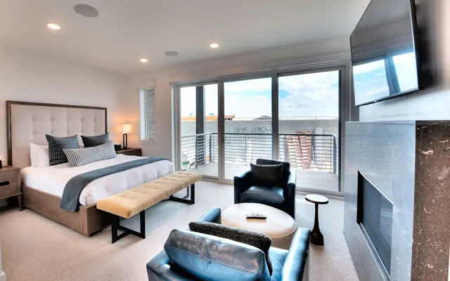 3br/3ba Stunning In Canyons Village 3 Bedroom Condo by RedAwning