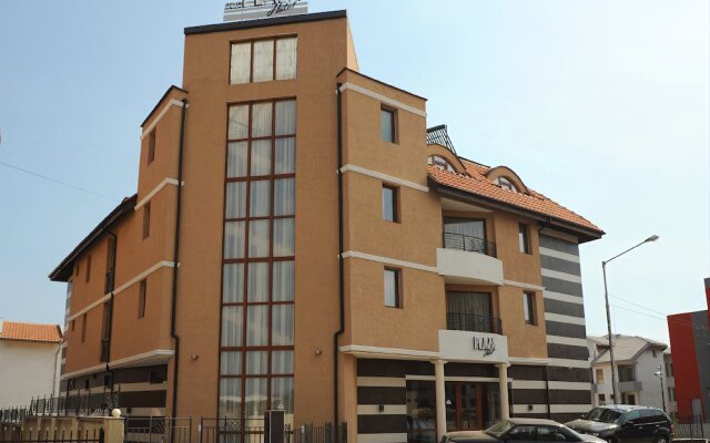 Отель Plaza Болгария, Равда - отзывы, цены и фото номеров - забронировать отель Plaza онлайн вид на фасад