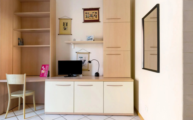 Bright Studio With Balcony by Wonderful Italy