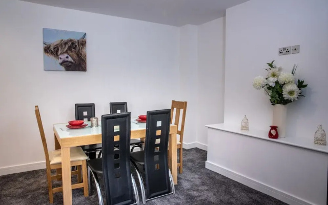 Fantastic Bradford Townhouse 6 bedrooms