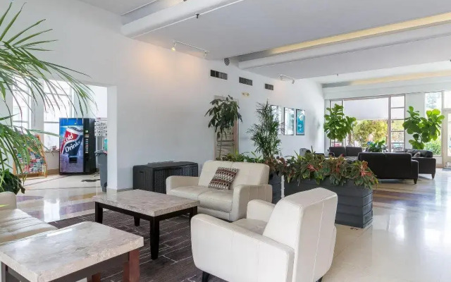 Tropics Hotel