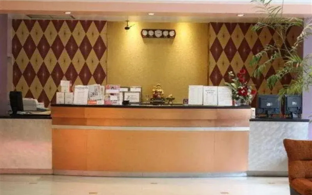 Ratchada Resort and Spa Hotel