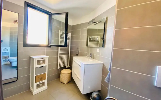 Appartement neuf tout confort en bord de mer