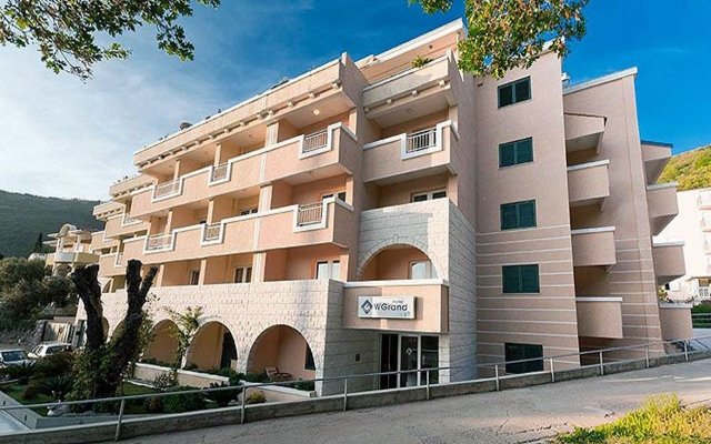 Отель WGrand Черногория, Петровац - отзывы, цены и фото номеров - забронировать отель WGrand онлайн вид на фасад