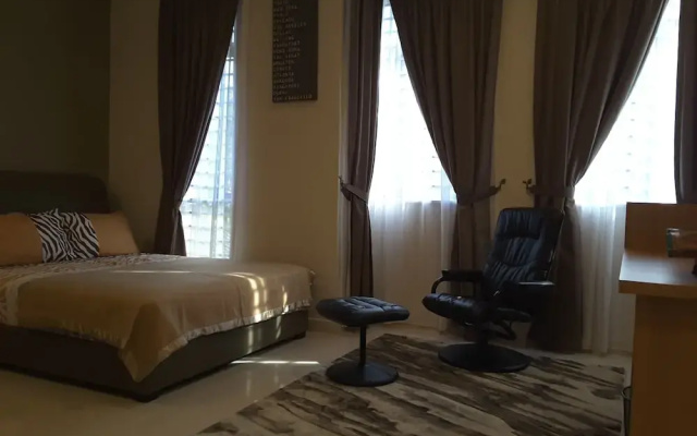 Laman Kurnia Holiday House