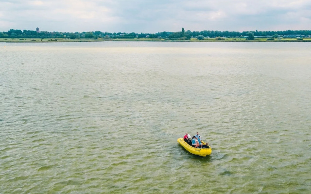 Tiny House by Lake Veluwe With Water Sports