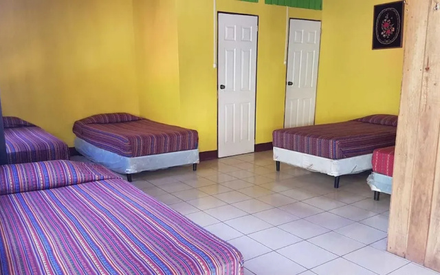 Hostal El Portal de Champey