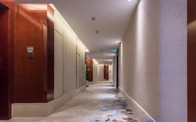 Zhengzhou East Railway Station E-unit  International Hotel