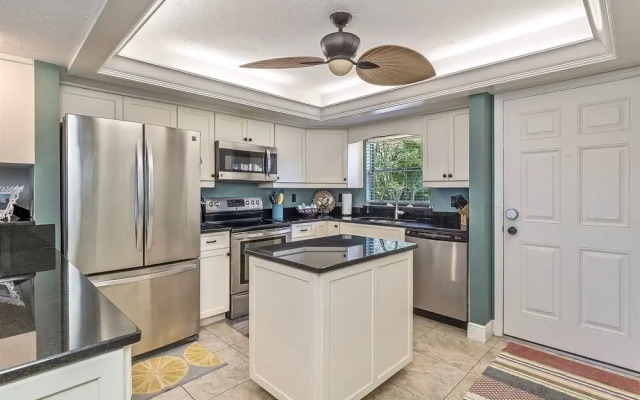 Sand Pointe 212