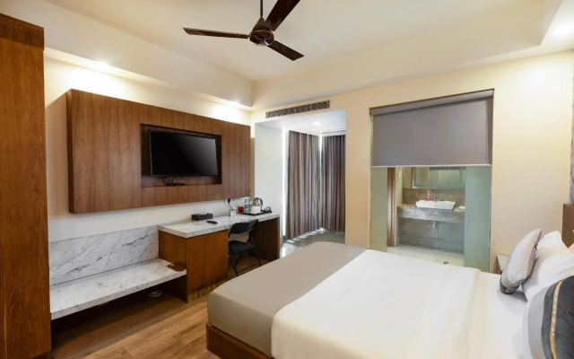 Capital O 27044 Hotel The Orion Plaza