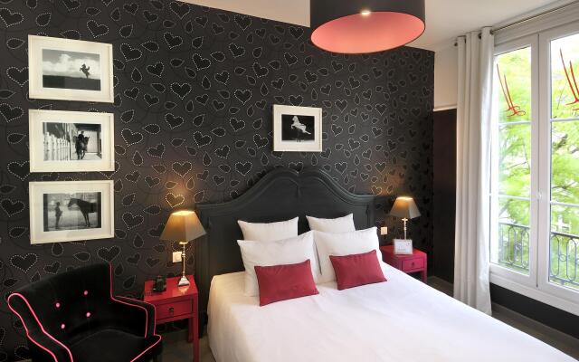 Qualys Le Londres Hotel Et Appartments Сомюр комната для гостей