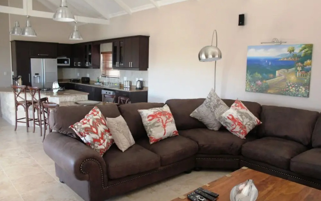 8 Santorini Self catering