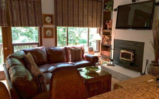 31SW Deluxe Snowater Condo!
