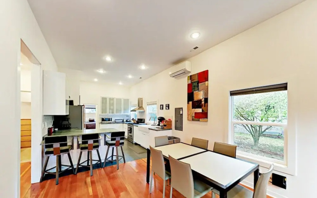 3528 SW 98th Street Home by RedAwning