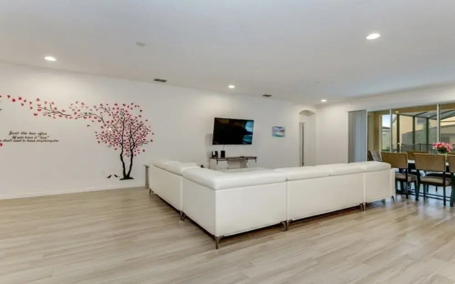 6028bod 14 Bedroom Home