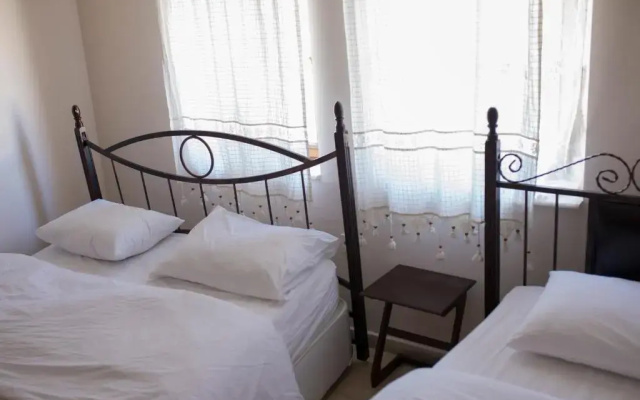 Kamelya Cave Hostel - Adults Only