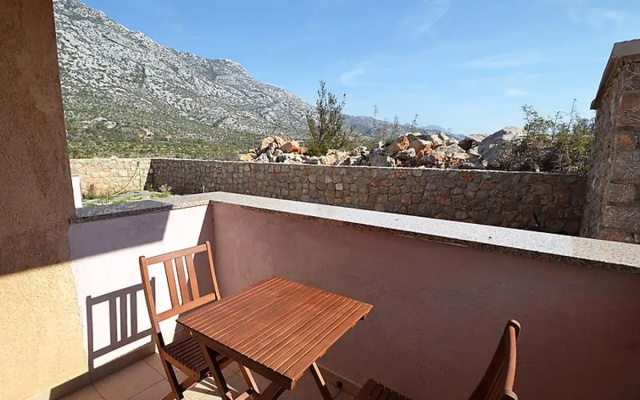 Apartment Golub Karlobag 25067