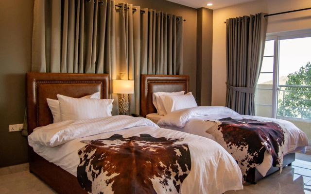 The Roomy Lodge