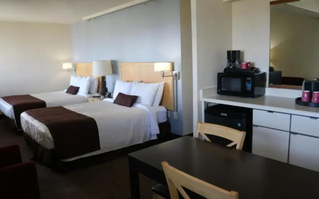 Inlet Tower Hotel & Suites