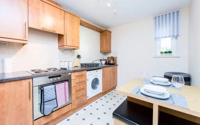 2 Bedroom Apartment With Parking