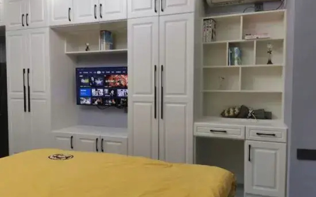 Xiongda Boutique Apartment (Fuyang Wanda Plaza)