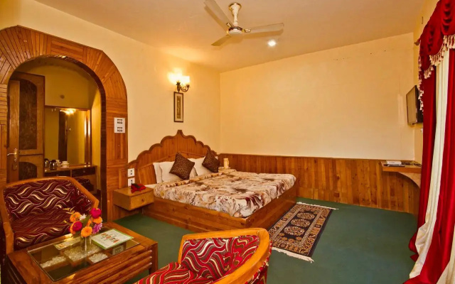 Kartik Holiday Cottage Manali