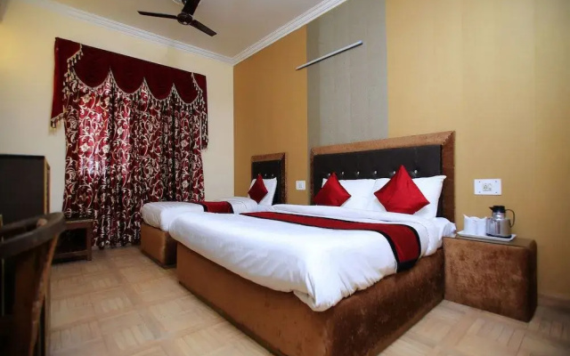 13326 Gupta Palace