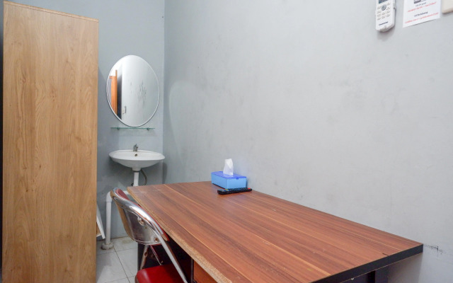 RedDoorz at Golden Inn Tugu Yogyakarta