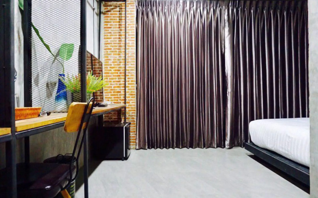 Yotaka The Hostel