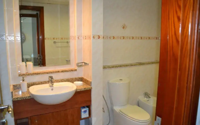 Delightful Lake View 1 Bedroom in JLT