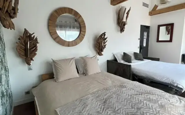 FRATERNITY-HOTEL