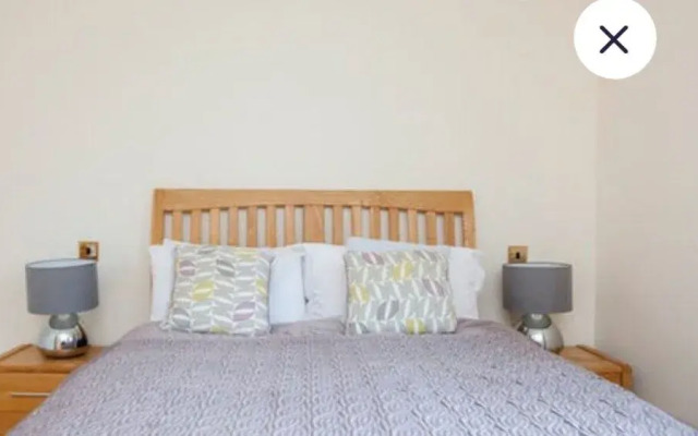 English Garden Apartment