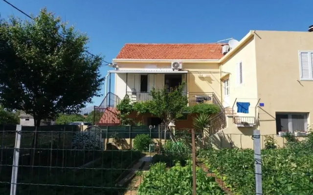 Apartment Ivica - 50 m from sea