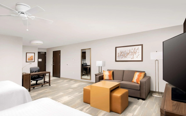 Homewood Suites by Hilton Kansas City Speedway