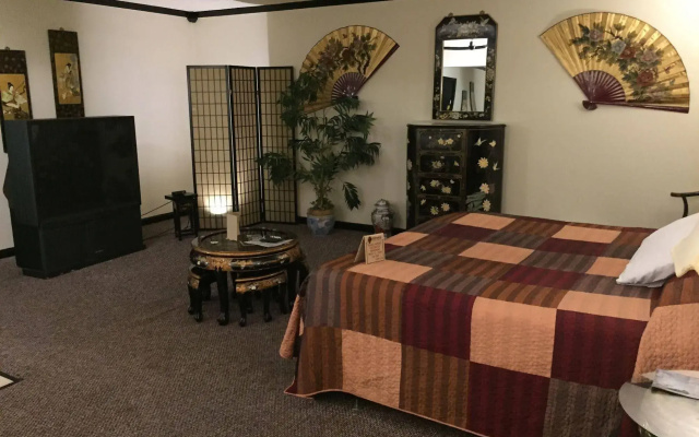 Wildwood Inn Tropical Dome & Theme Suites